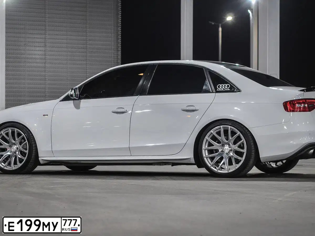Фото автомобиля AUDI A4, 2013 — госномер М237ВС76. Цвет: БЕЛЫЙ ЧЕРНЫЙ