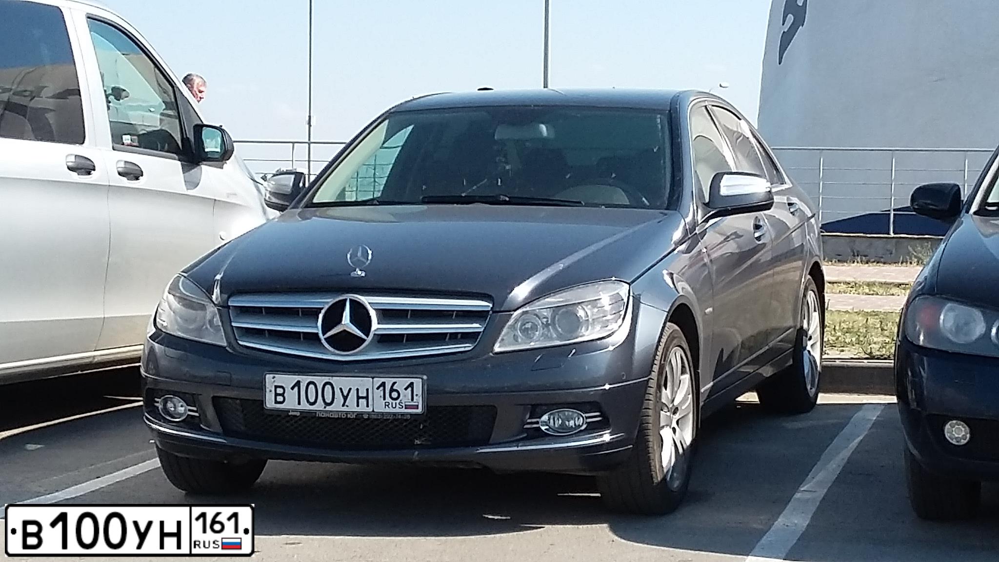Фото автомобиля MERCEDES C-KLASSE, 2007 — госномер В100УН161. Цвет: Серый