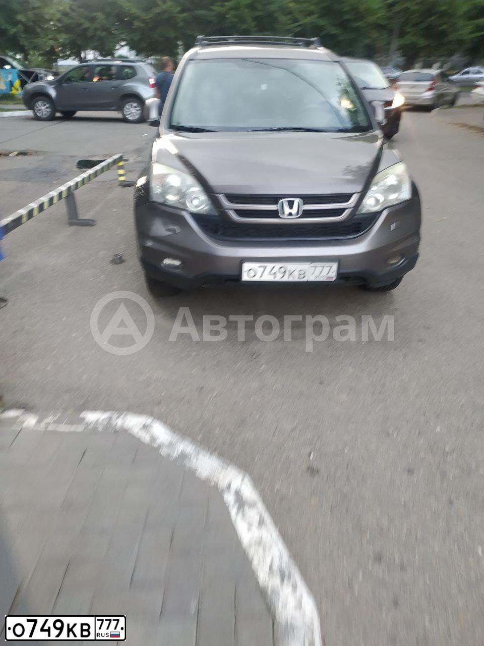 Фото автомобиля HONDA CR-V, 2011 — госномер О749КВ777. Цвет: КОРИЧНЕВЫЙ