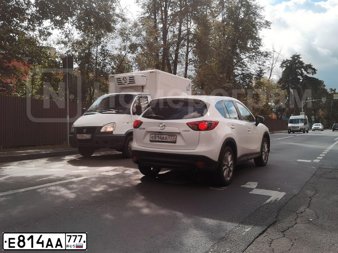 Фото автомобиля MAZDA CX-5, 2013 — госномер М933КК790. Цвет: БЕЛЫЙ ПЕРЛАМУТР