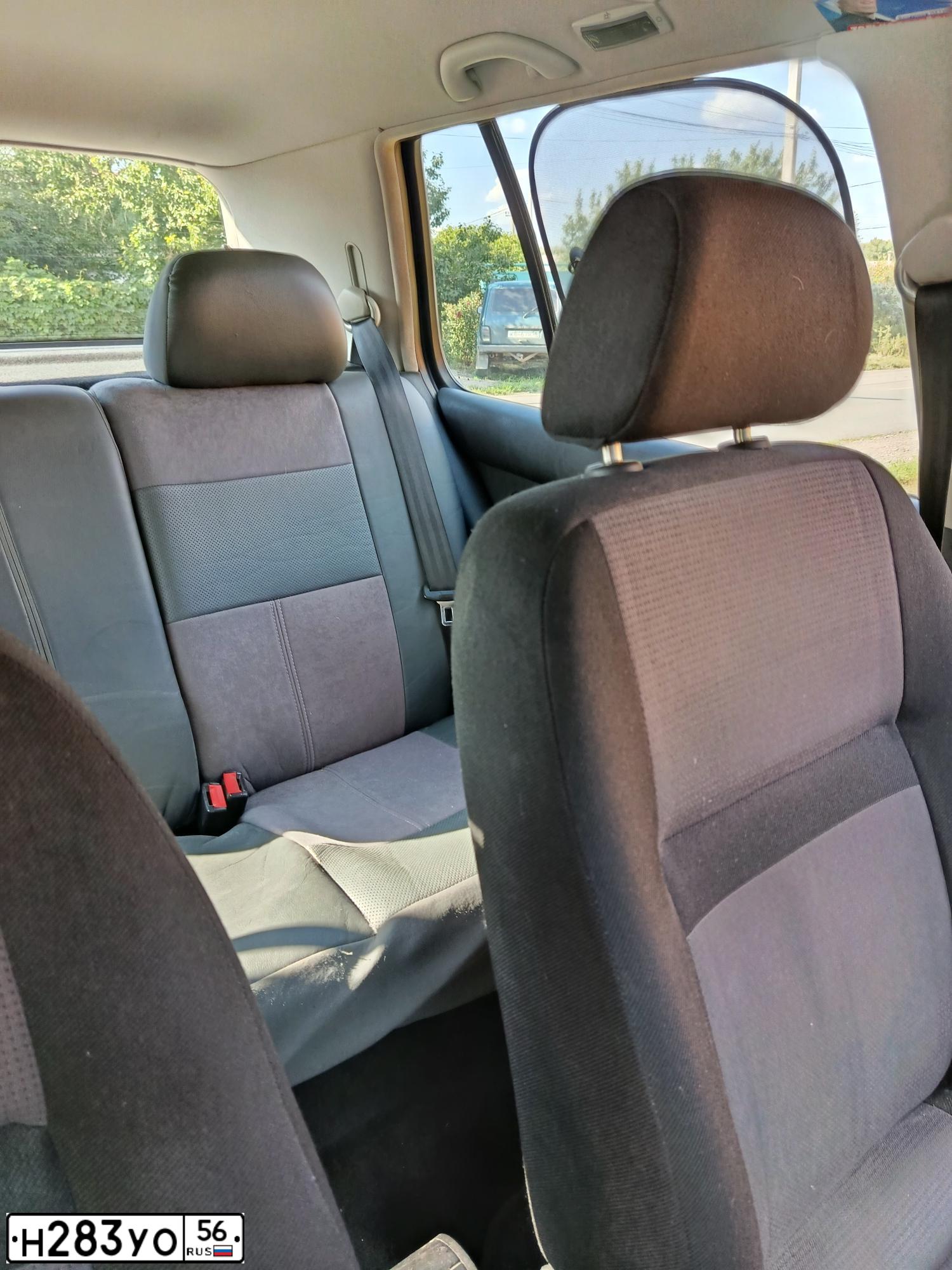 Фото автомобиля VOLKSWAGEN GOLF, 2000 — госномер Н283УО56. Цвет: СИНИЙ