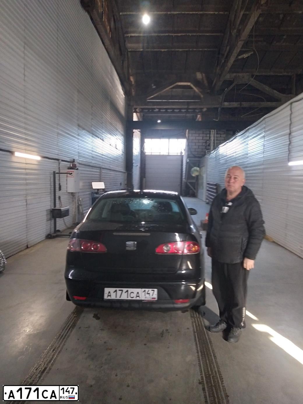 Фото автомобиля SEAT CORDOBA, 2008 — госномер С151ТО198. Цвет: ЧЕРНЫЙ