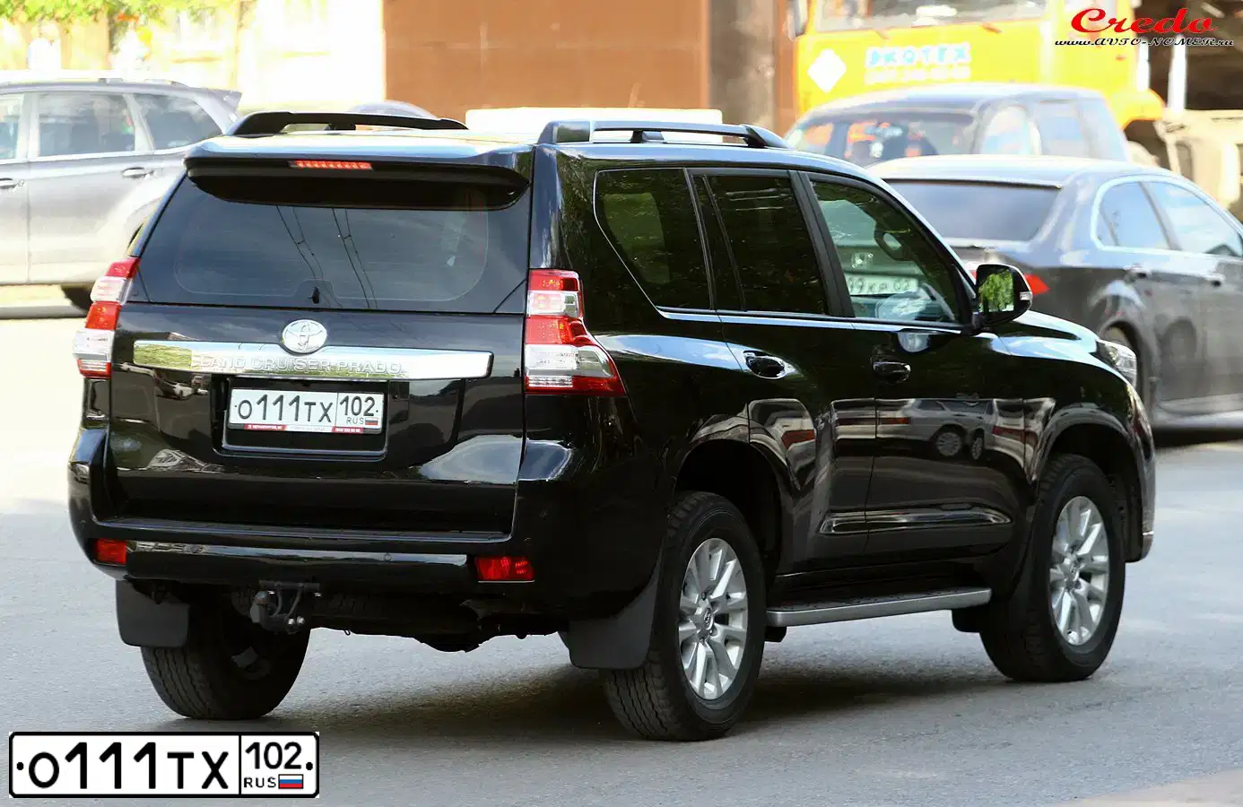 Фото автомобиля TOYOTA LANDCRUISER, 2015 — госномер О111ТХ102. Цвет: ЧЕРНЫЙ