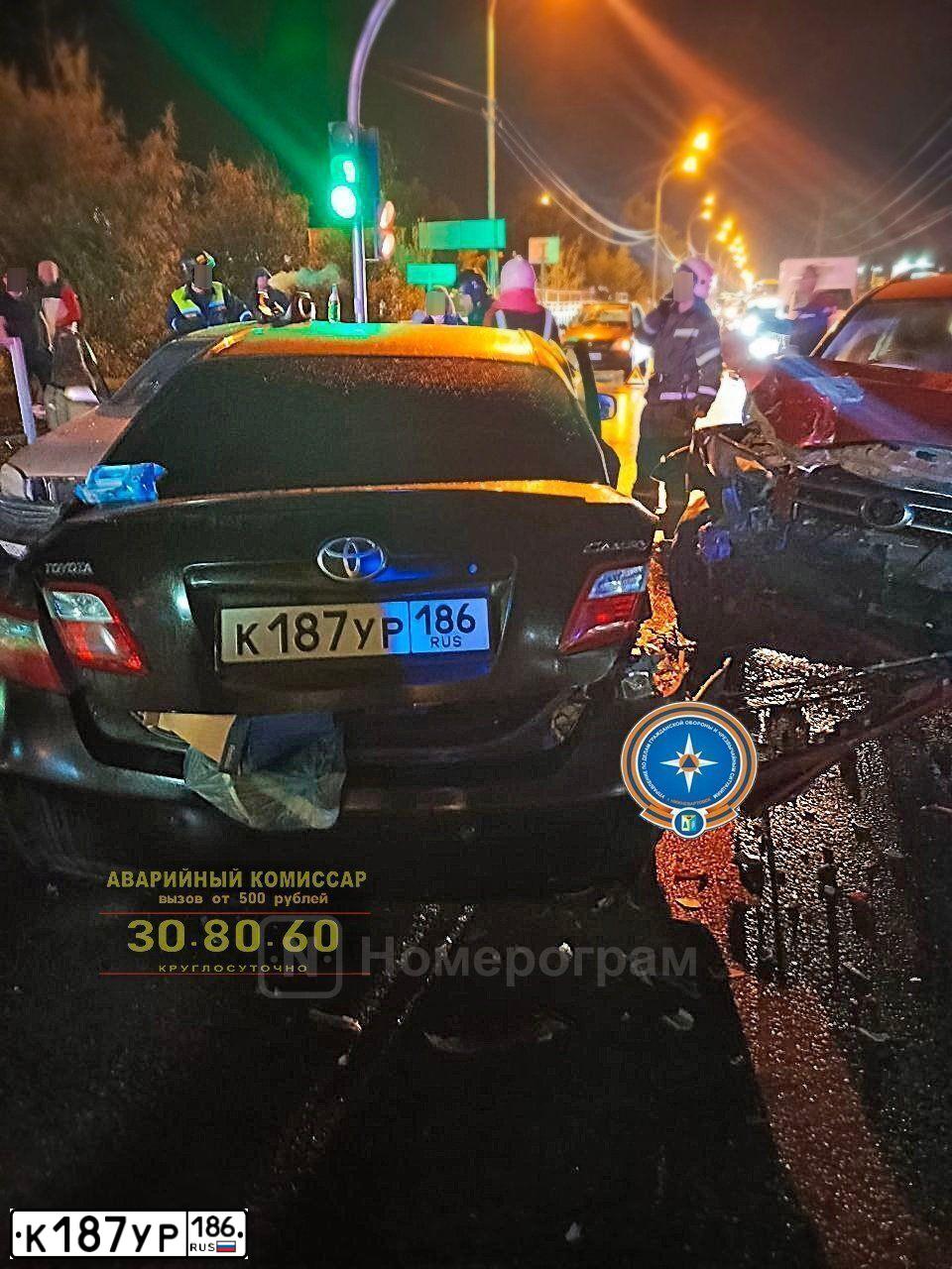 Фото автомобиля TOYOTA CAMRY, 2008 — госномер К187УР186. Цвет: ЧЕРНЫЙ