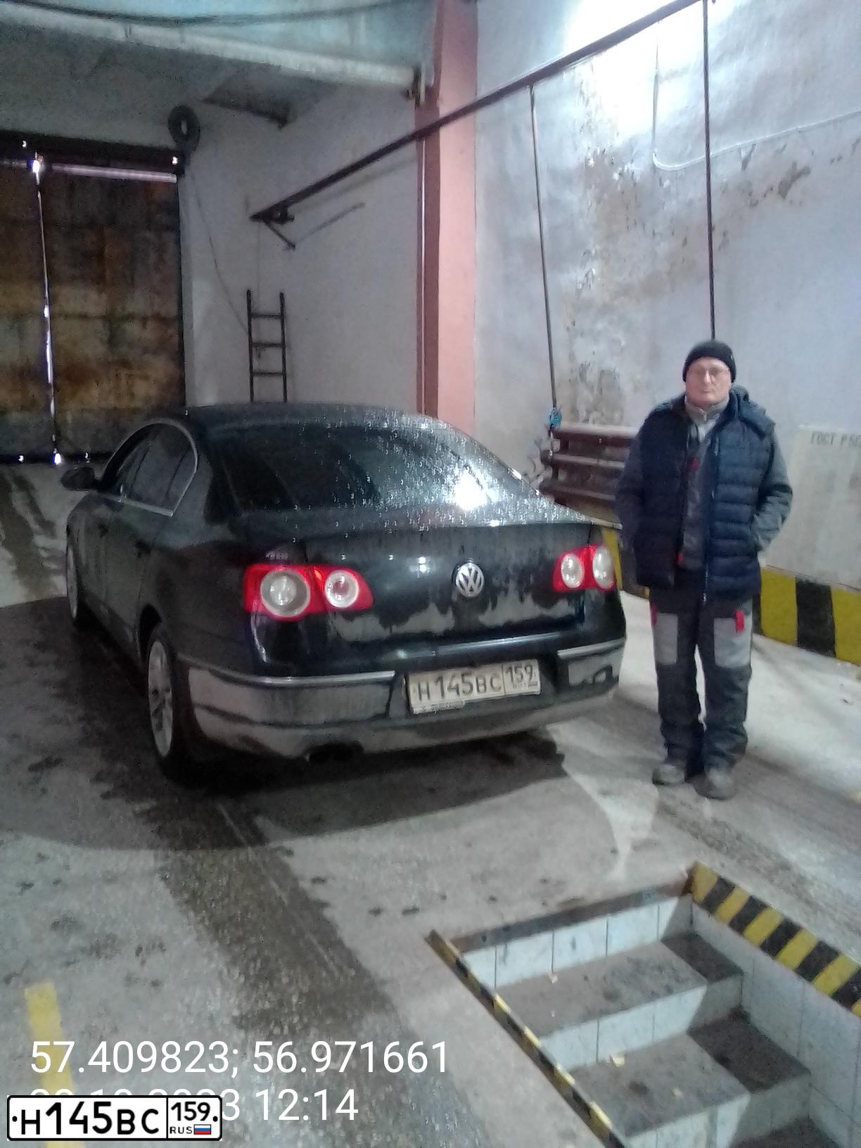 Фото автомобиля VOLKSWAGEN PASSAT, 2007 — госномер Н145ВС159. Цвет: ЧЕРНЫЙ