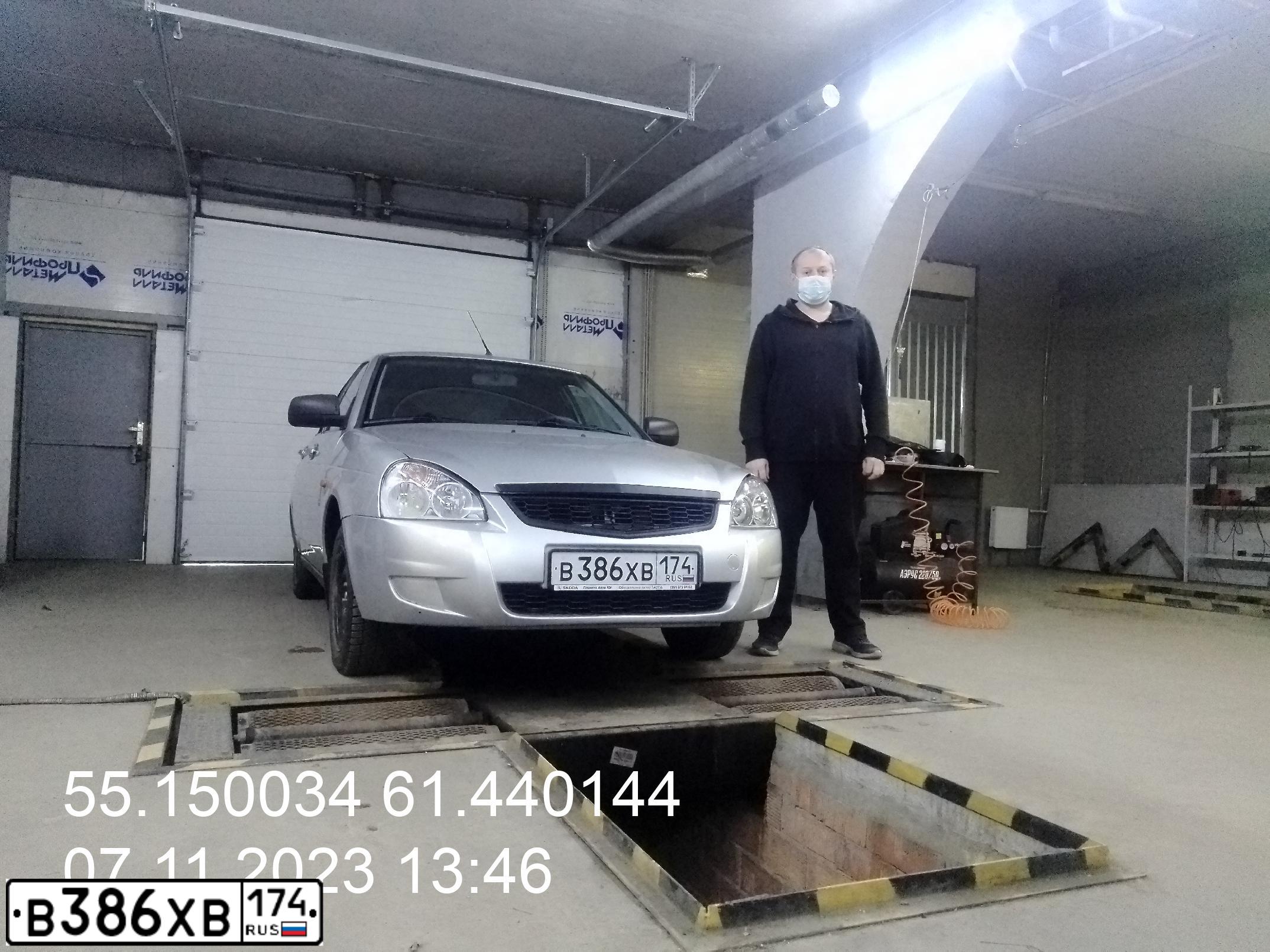 Фото автомобиля LADA 2170 PRIORA, 2017 — госномер В386ХВ174. Цвет: СВЕТЛО-СЕРЕБРИСТЫЙ  МЕТАЛЛИК
