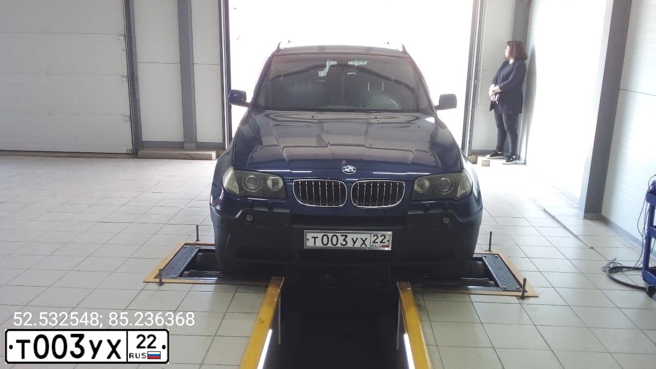 Фото автомобиля BMW X3, 2003 — госномер Т003УХ22. Цвет: СИНИЙ
