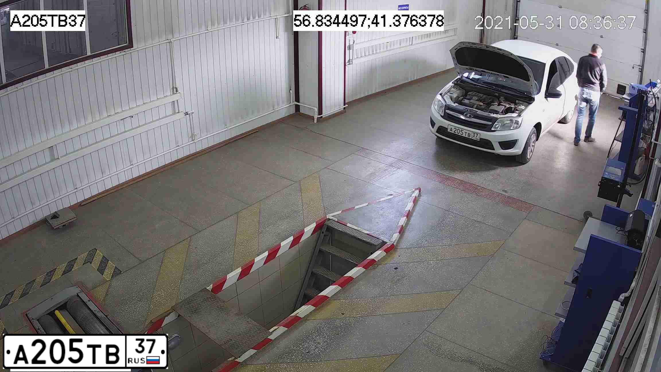 Фото автомобиля LADA 2191 GRANTA, 2017 — госномер А205ТВ37. Цвет: БЕЛЫЙ