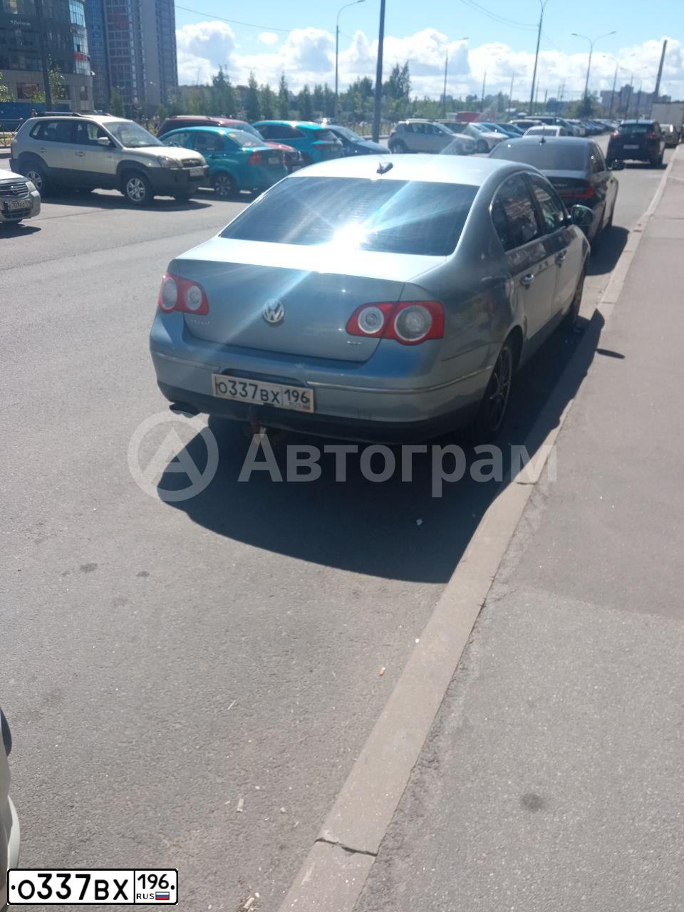 Фото автомобиля VOLKSWAGEN PASSAT, 2005 — госномер Н499ВУ178. Цвет: голубой