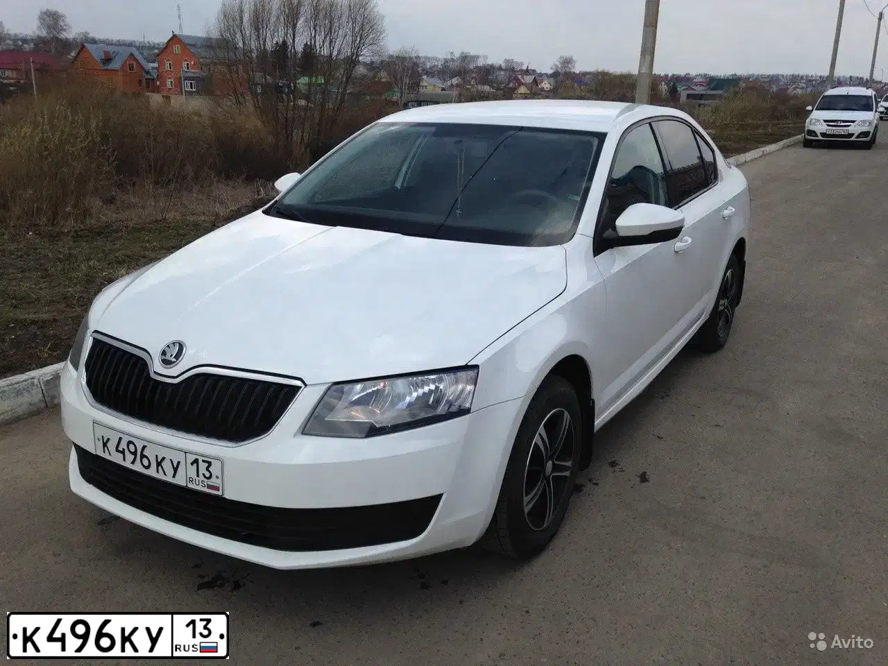 Фото автомобиля SKODA OCTAVIA, 2013 — госномер К496КУ13. Цвет: Белый