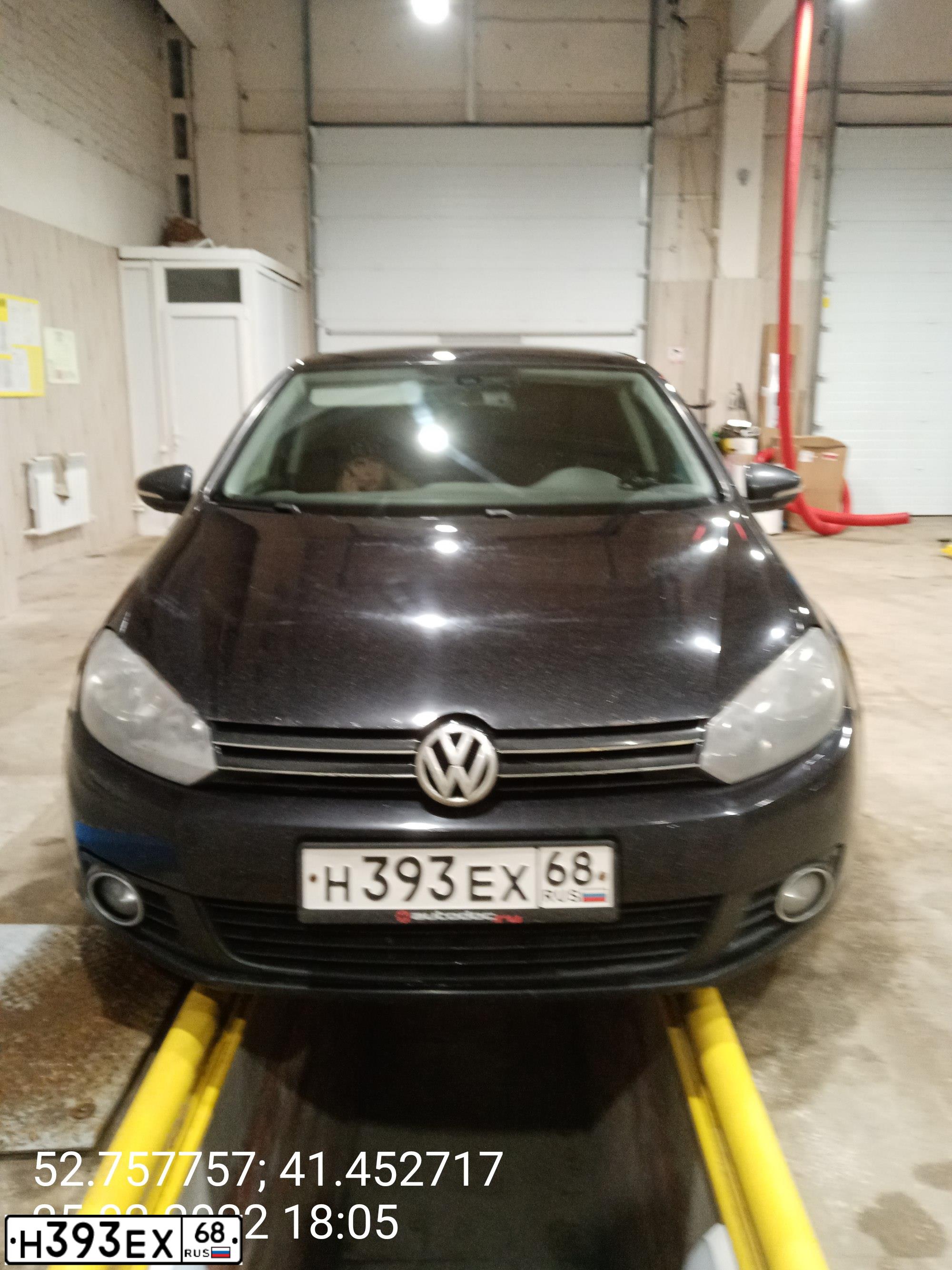 Фото автомобиля VOLKSWAGEN GOLF, 2012 — госномер Н393ЕХ68. Цвет: ЧЕРНЫЙ