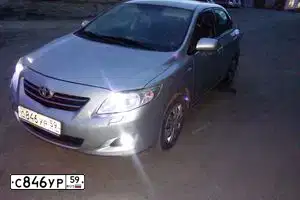 Фото автомобиля TOYOTA COROLLA, 2007 — госномер С930РР196. Цвет: Серебристый