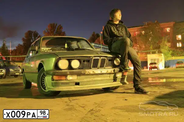 Фото автомобиля MERCEDES CLK-KLASSE, 2000 — госномер Х009РА98. Цвет: СЕРЕБРИСТЫЙ