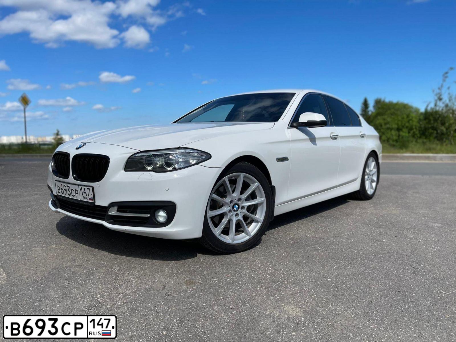 Фото автомобиля BMW W SERIE 5, 2016 — госномер М906ТА198. Цвет: Белый