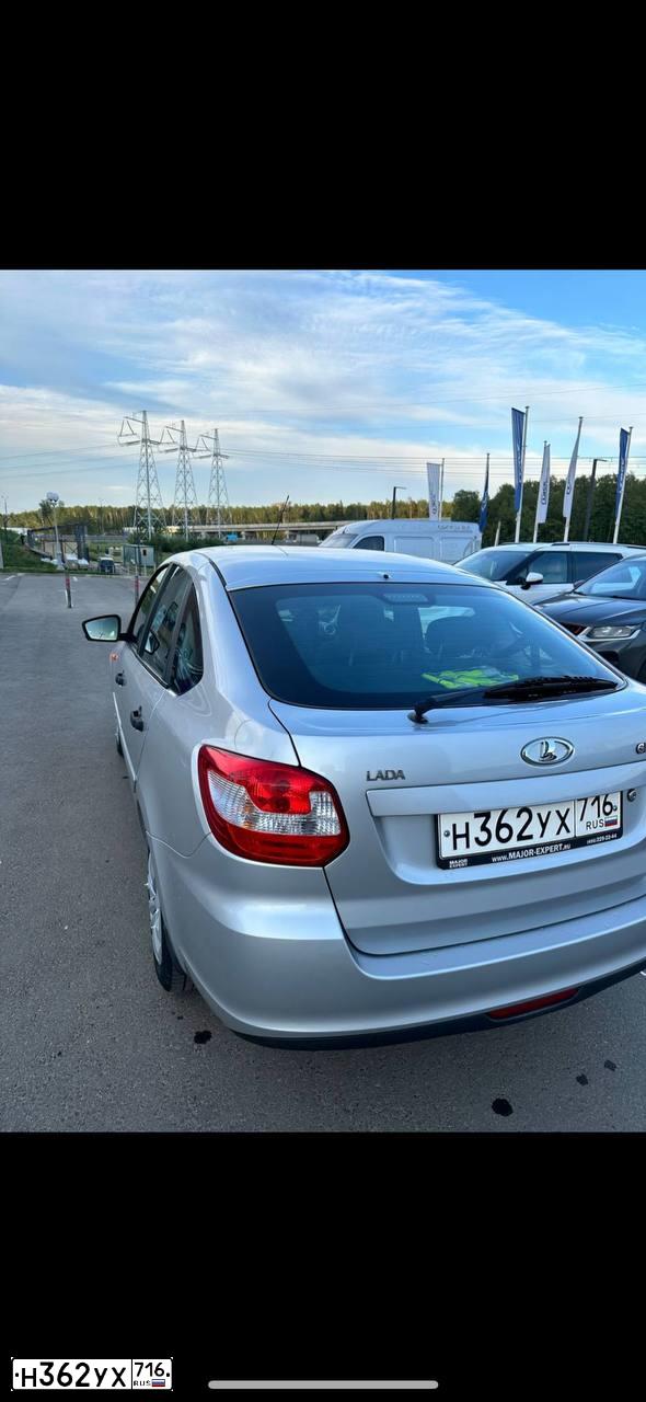Фото автомобиля LADA 2191 GRANTA, 2015 — госномер Р423ОО48. Цвет: Серебристый