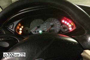 Фото автомобиля FORD FOCUS, 2001 — госномер Н368НТ178. Цвет: Серебристый