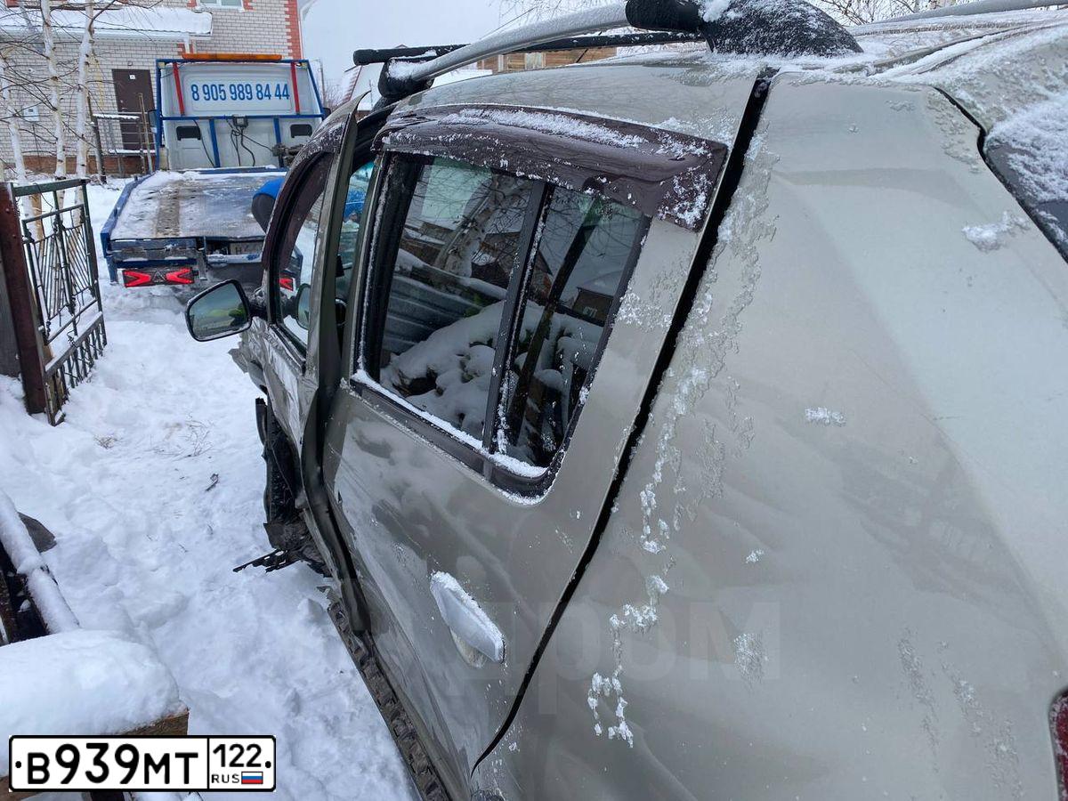 Фото автомобиля RENAULT SANDERO, 2013 — госномер В939МТ122. Цвет: БЕЖЕВЫЙ