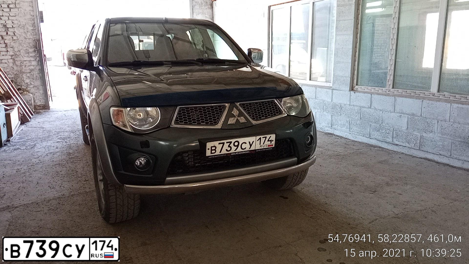 Фото автомобиля MITSUBISHI L 200, 2011 — госномер В739СУ174. Цвет: ЗЕЛЕНЫЙ