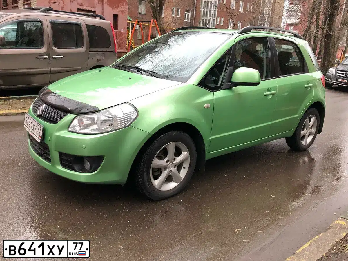 Фото автомобиля SUZUKI SX 4, 2008 — госномер В641ХУ77. Цвет: ЗЕЛЕНЫЙ