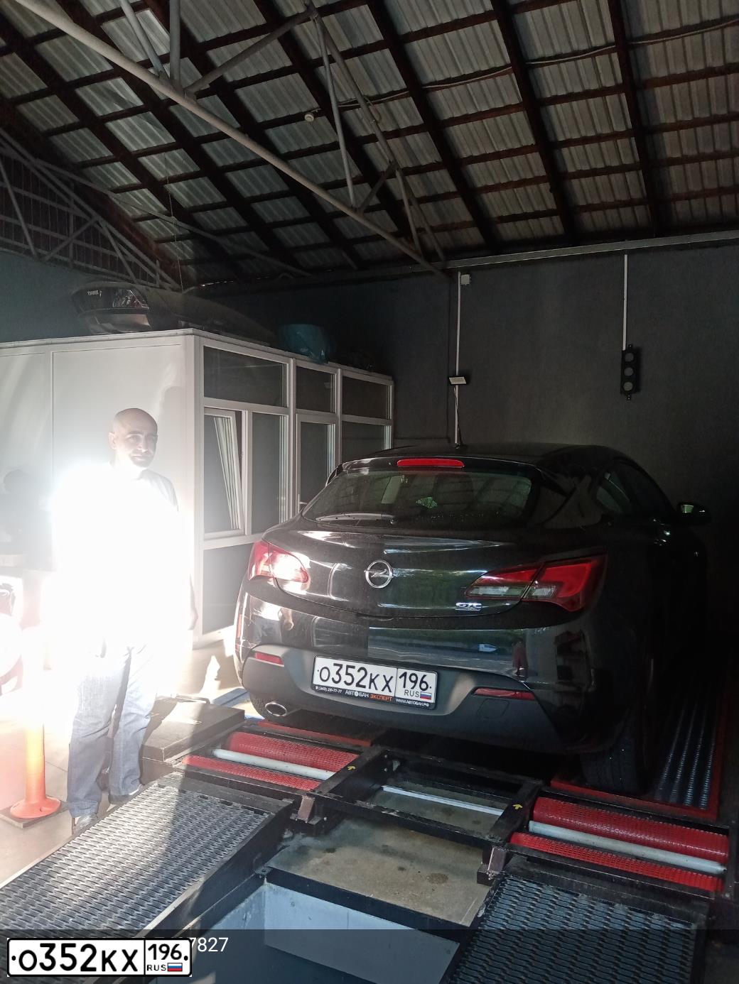 Фото автомобиля OPEL ASTRA, 2012 — госномер К814НО14