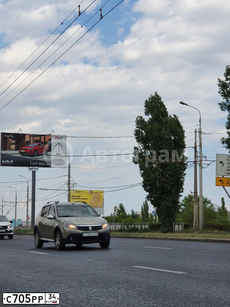 Фото автомобиля RENAULT SANDERO, 2012 — госномер С705РР34. Цвет: БЕЖЕВЫЙ