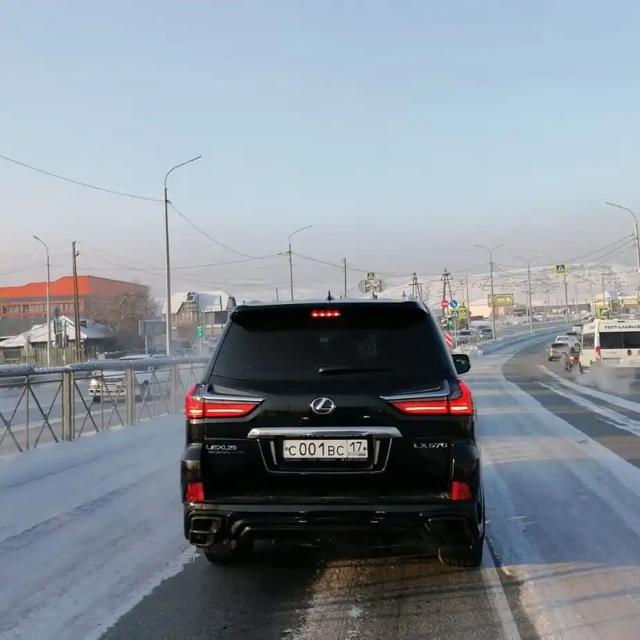 Фото автомобиля LEXUS S LX, 2017 — госномер С001ВС17. Цвет: ЧЕРНЫЙ