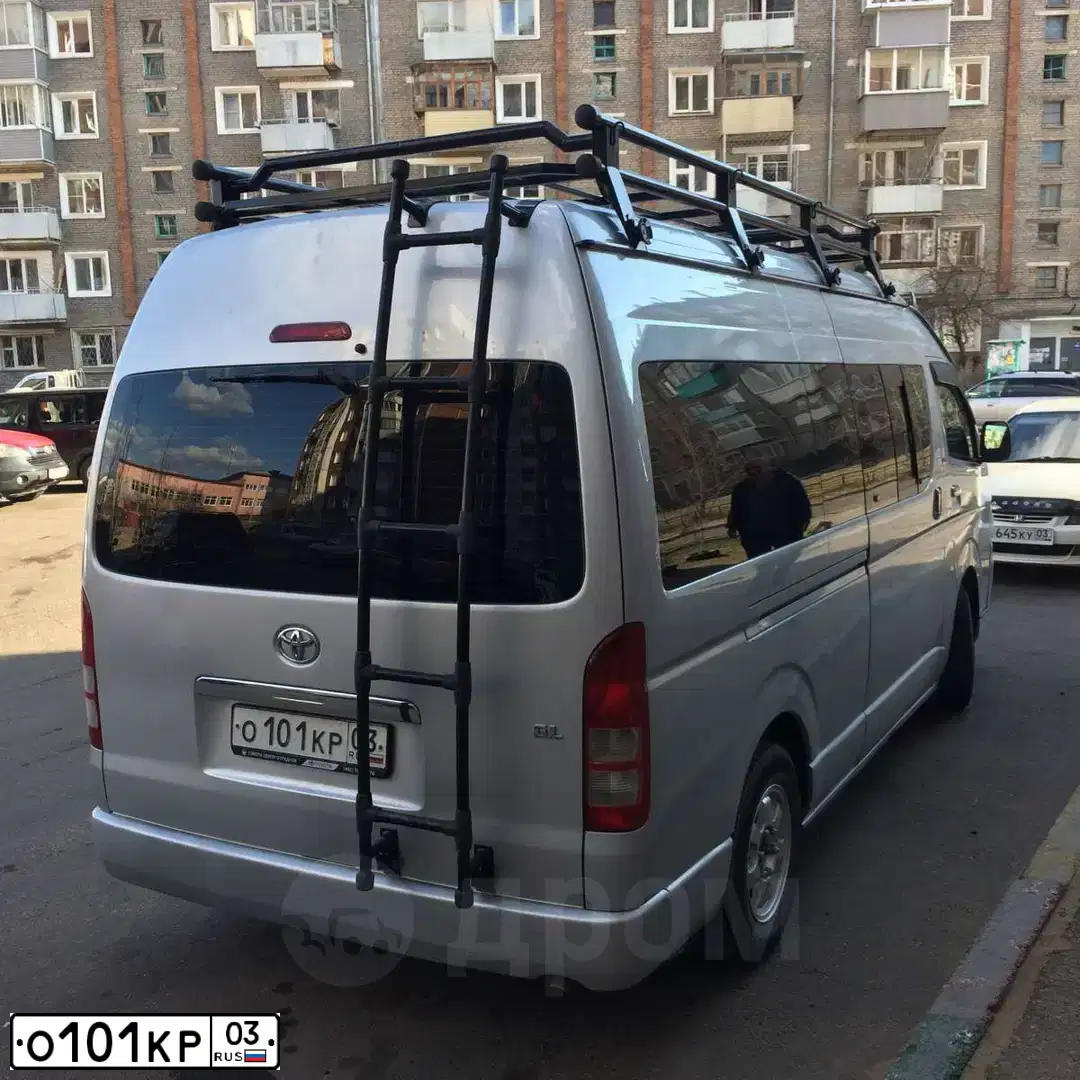 Фото автомобиля TOYOTA HIACE, 2008 — госномер О101КР03. Цвет: СЕРЕБРИСТЫЙ