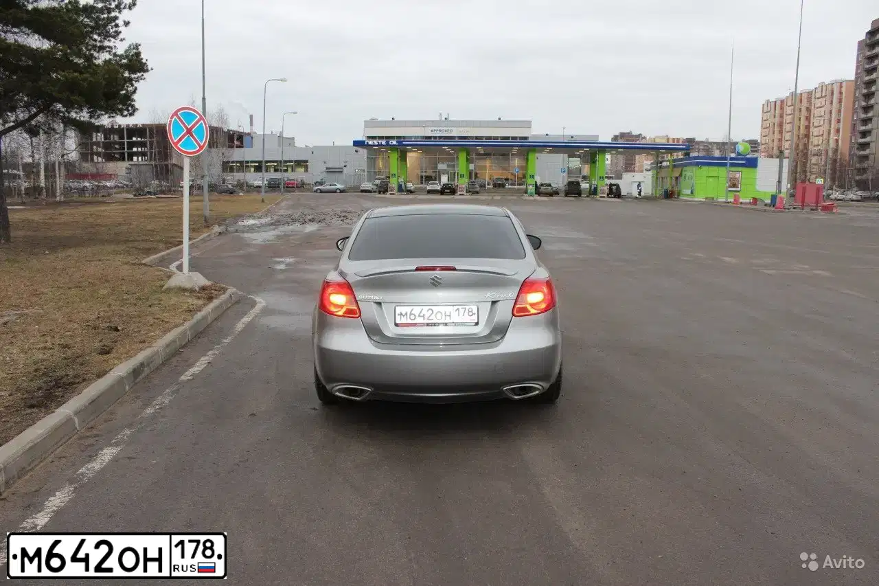 Фото автомобиля SUZUKI KIZASHI, 2010 — госномер Е949НУ147