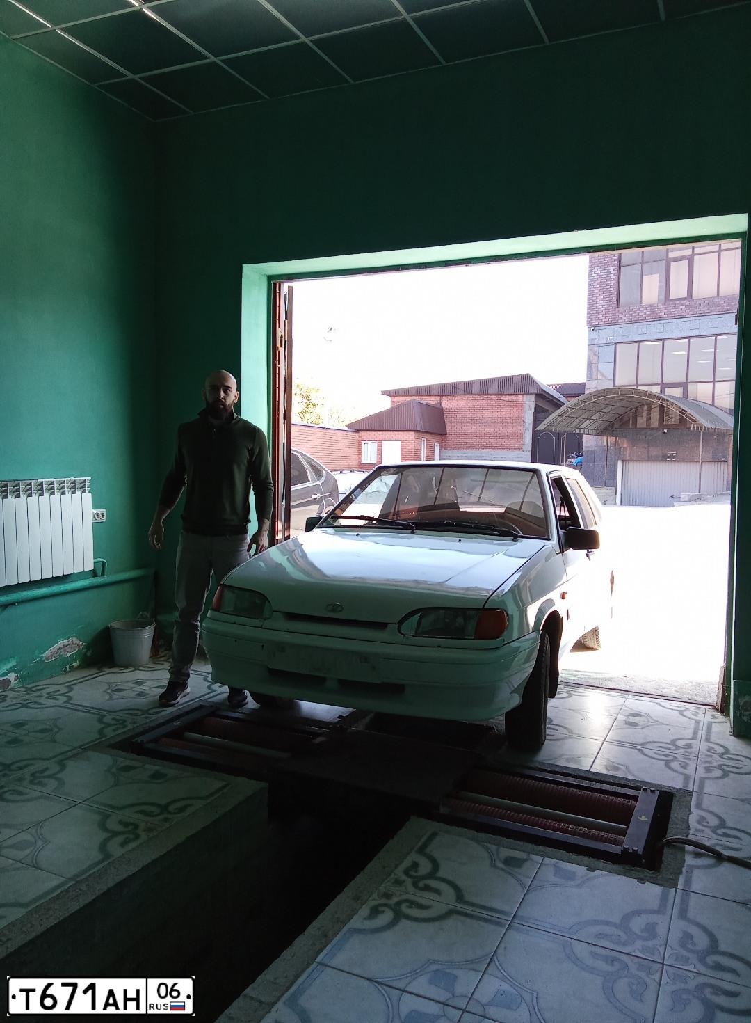 Фото автомобиля LADA 2114 SAMARA, 2010 — госномер В012НВ06. Цвет: Белый