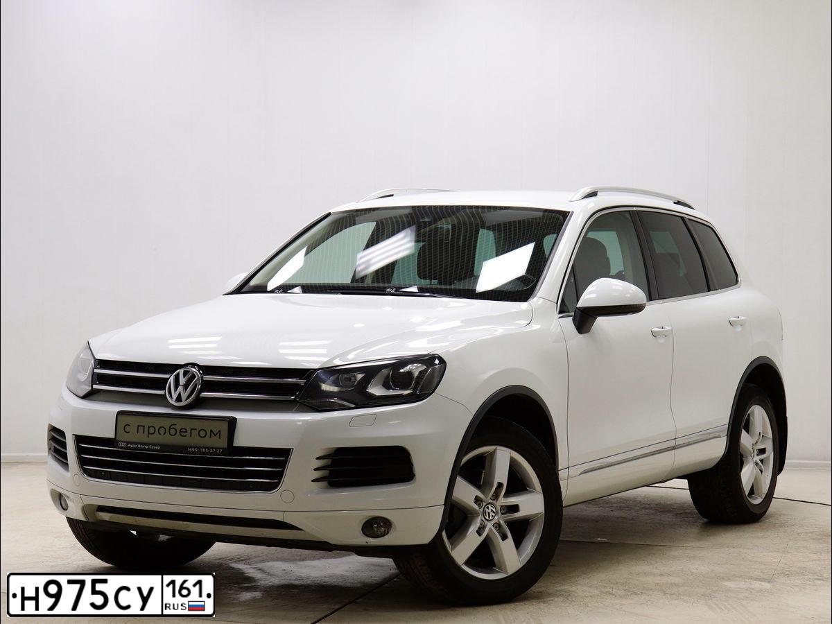 Фото автомобиля VOLKSWAGEN TOUAREG, 2013 — госномер В848КЕ790. Цвет: Белый