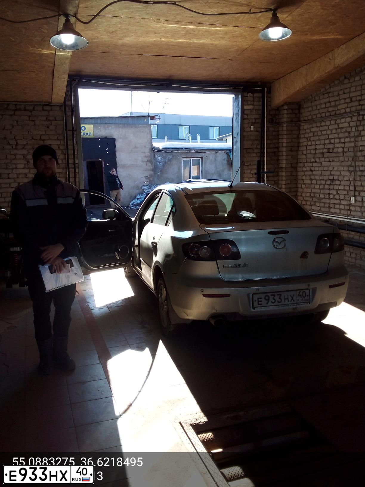 Фото автомобиля MAZDA 3, 2006 — госномер Р300УЕ40. Цвет: СЕРЕБРИСТЫЙ