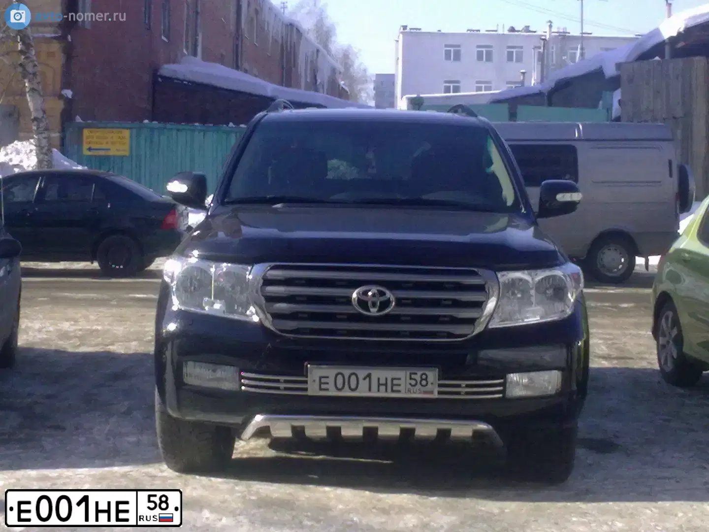 Фото автомобиля LEXUS LX, 2015 — госномер Е001НЕ58. Цвет: БЕЛЫЙ