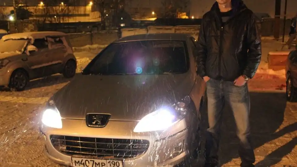 Фото автомобиля LADA 2114 SAMARA, 2011 — госномер Н715АЕ250. Цвет: СВЕТЛО СЕРЕБРИСТЫЙ МЕТАЛЛ