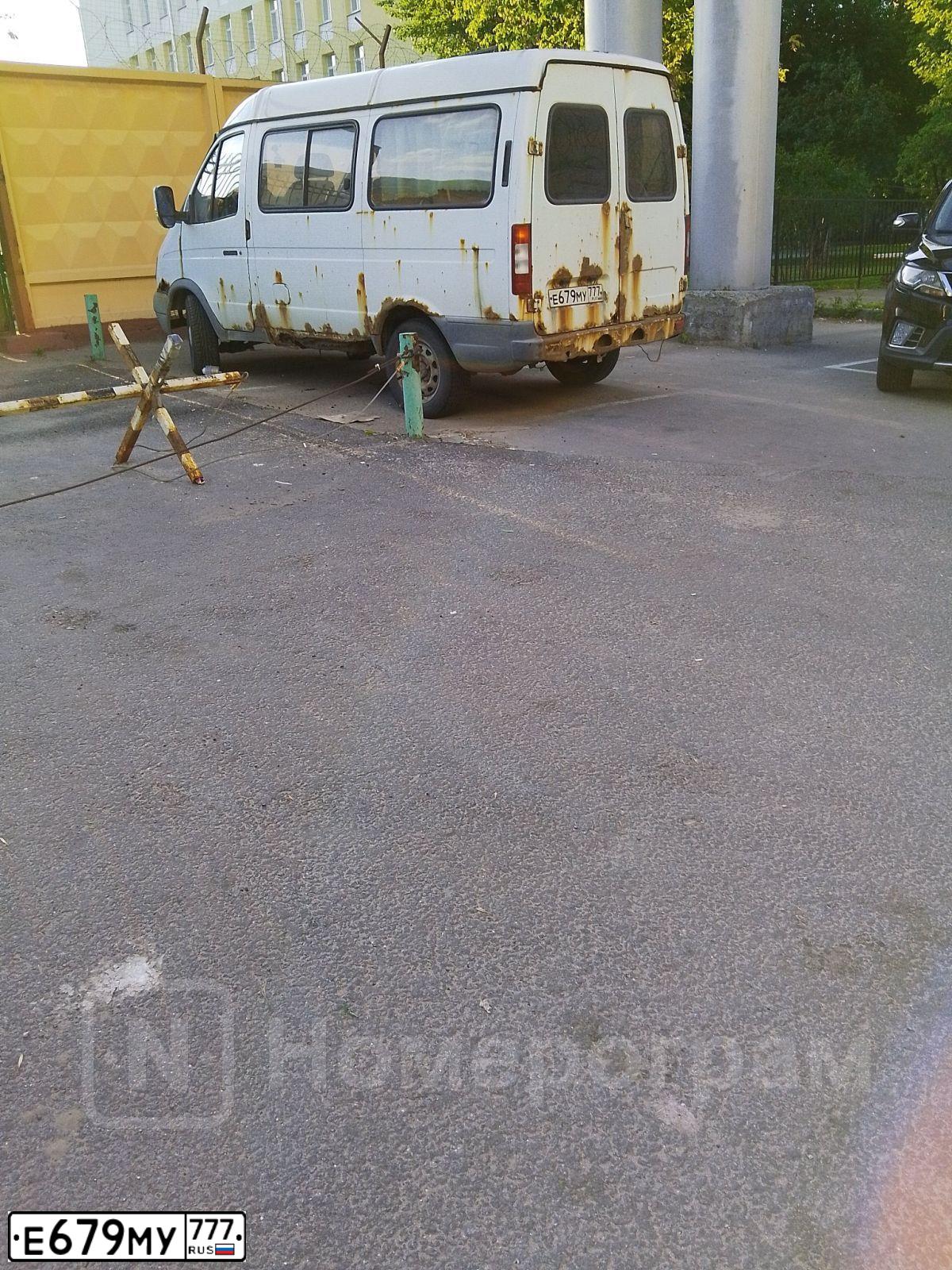 Фото автомобиля GAZ 2217 SOBOL, 2007 — госномер Е679МУ777. Цвет: БЕЛЫЙ