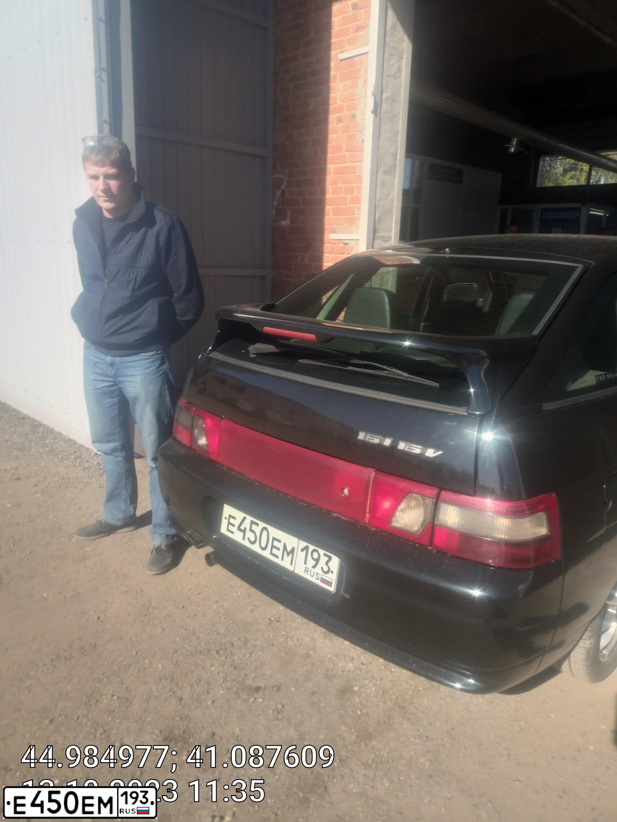 Фото автомобиля LADA 2112 LADA, 2007 — госномер У883ТН193. Цвет: Сине-Черный