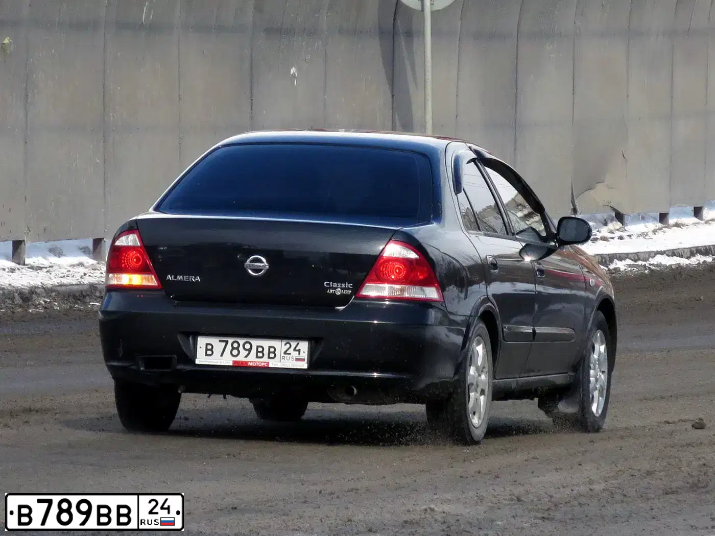 Фото автомобиля NISSAN ALMERA, 2009 — госномер В789ВВ24. Цвет: ЧЕРНЫЙ