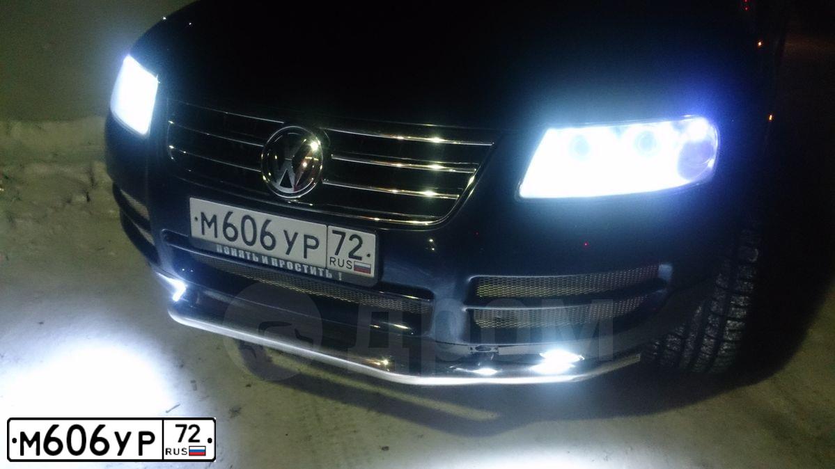Фото автомобиля VOLKSWAGEN TOUAREG, 2003 — госномер М606УР72. Цвет: СИНИЙ