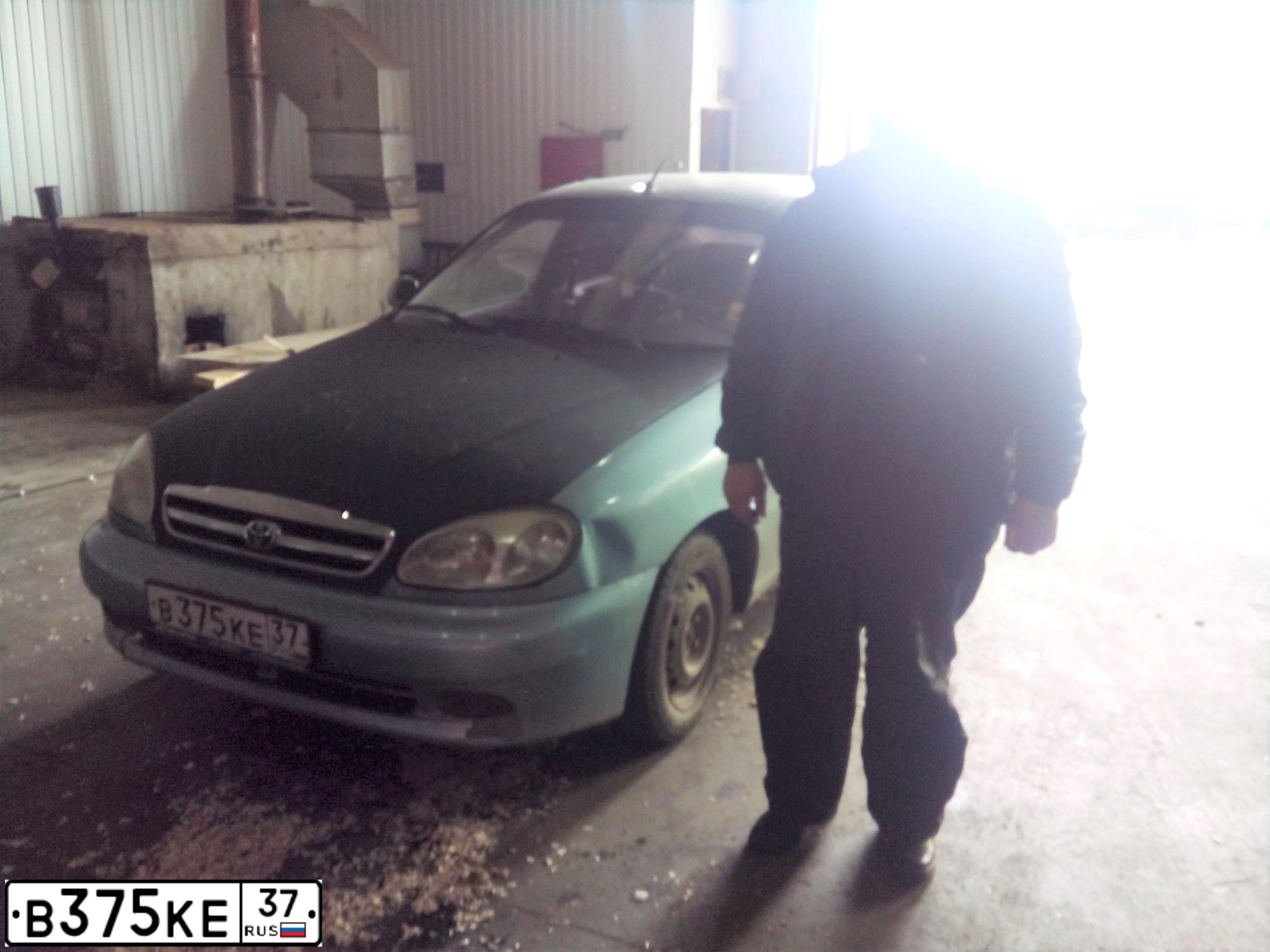 Фото автомобиля GAZ 3102 WOLGA, 1994 — госномер В375КЕ33. Цвет: ВИШНЕВЫЙ
