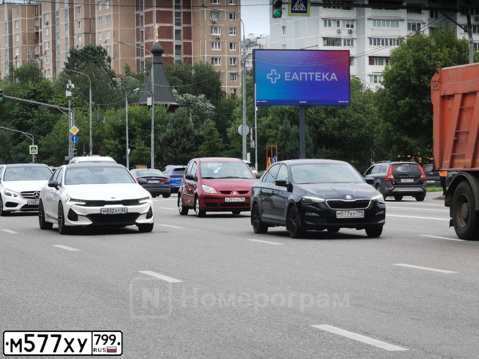 Фото автомобиля SKODA RAPID, 2021 — госномер М577ХУ799. Цвет: ЧЕРНЫЙ