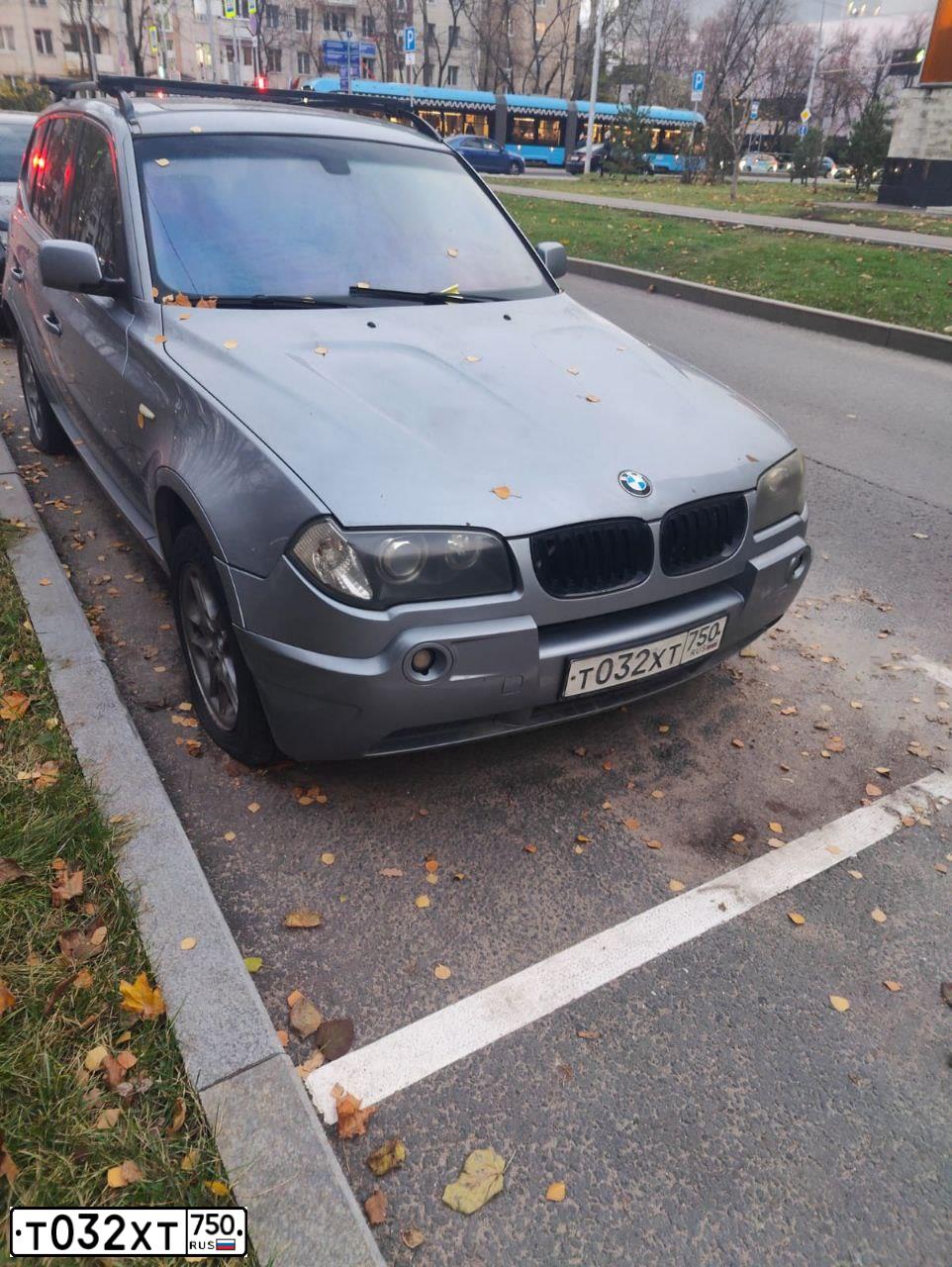 Фото автомобиля BMW X3, 2004 — госномер Т032ХТ750. Цвет: СЕРЫЙ