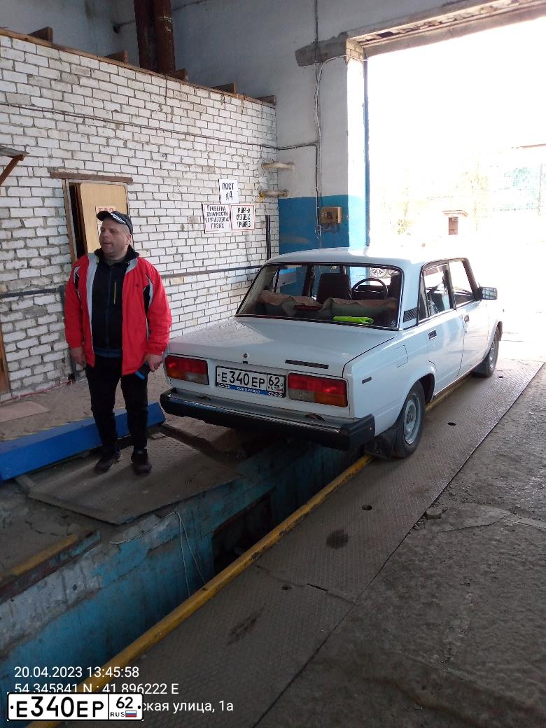 Фото автомобиля LADA 2107 LADA, 2004 — госномер Н435МА07. Цвет: ЯРКО-БЕЛЫЙ