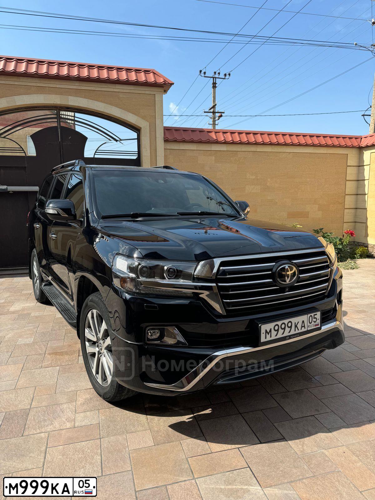 Фото автомобиля TOYOTA LANDCRUISER 200, 2016 — госномер М999КА05. Цвет: ЧЕРНЫЙ