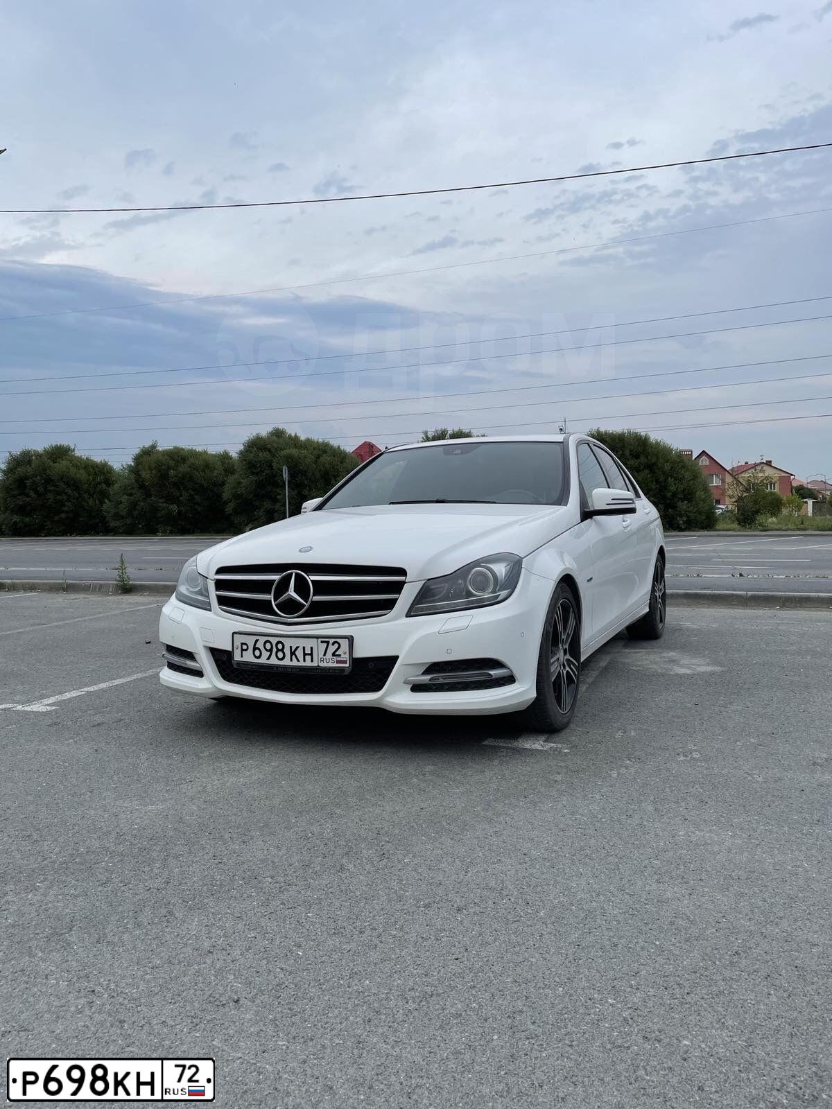 Фото автомобиля MERCEDES C-KLASSE, 2013 — госномер Р698КН72. Цвет: Белый