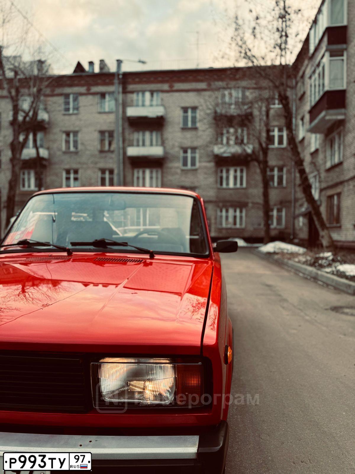 Фото автомобиля LADA 2105, 1997 — госномер Р993ТУ97. Цвет: Красный