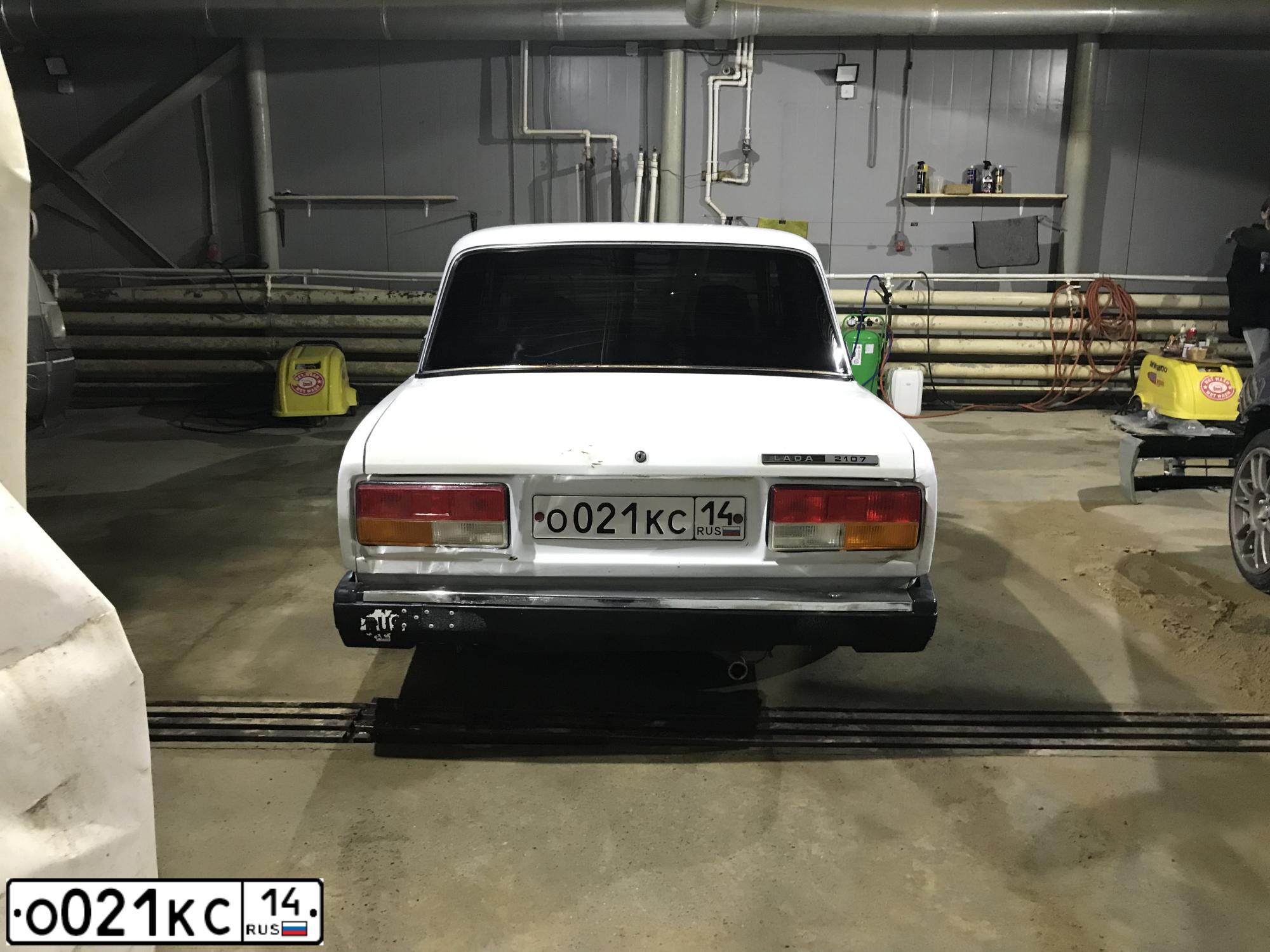 Фото автомобиля VAZ 2107 LADA, 2007 — госномер О021КС14. Цвет: ЯРКО-БЕЛЫЙ