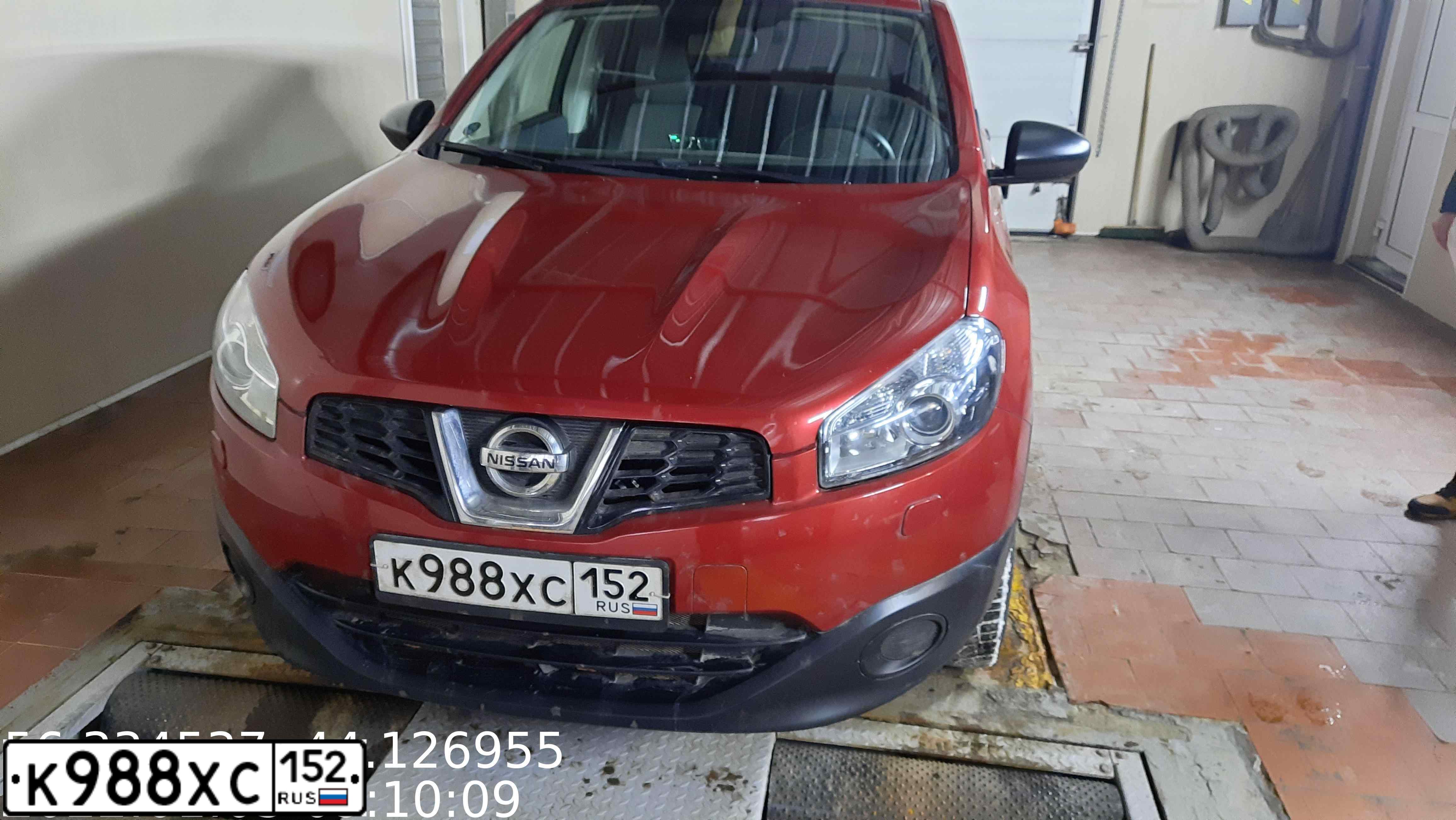 Фото автомобиля NISSAN QASHQAI, 2012 — госномер А782ВМ252. Цвет: Красный