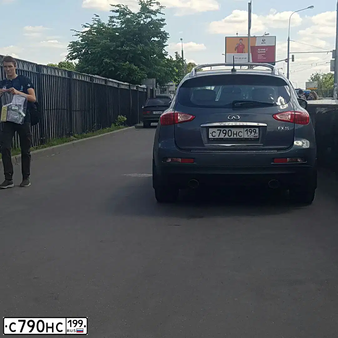 Фото автомобиля INFINITI QX50 /EX/, 2007 — госномер С790НС199. Цвет: СЕРО-ГОЛУБОЙ