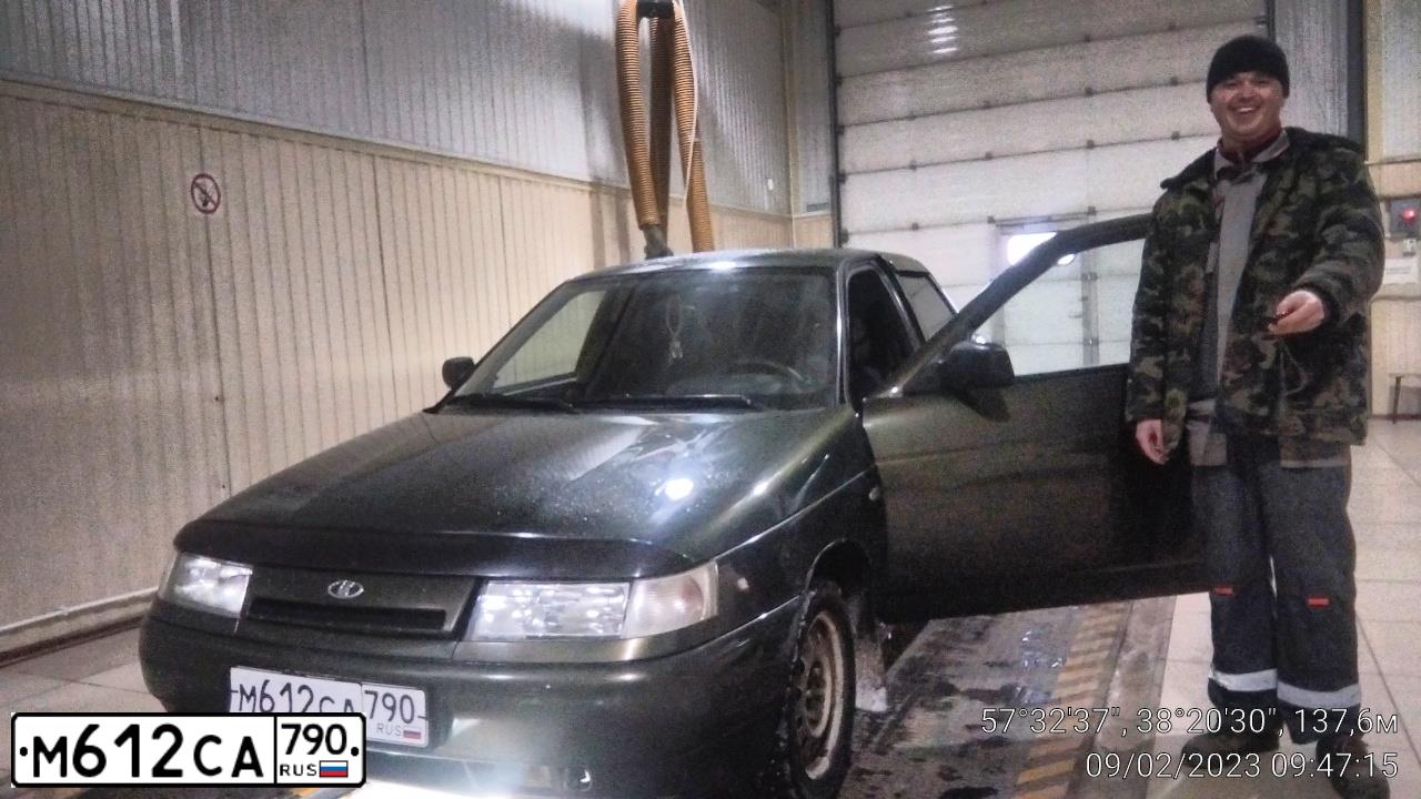 Фото автомобиля ВАЗ 21102, 2004 — госномер М295УР76. Цвет: ЗОЛОТИСТЫЙ ТЕМНО-ЗЕЛЕНЫЙ