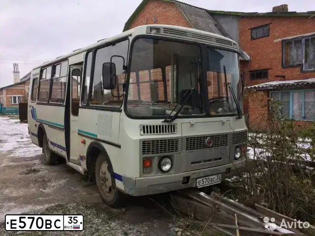 Фото автомобиля PAZ Z 3205, 2009 — госномер Е570ВС35. Цвет: Белый