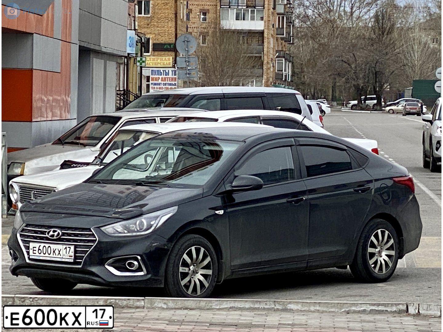 Фото автомобиля INFINITI QX70 /FX/, 2005 — госномер М963СА124. Цвет: ЗОЛОТИСТЫЙ
